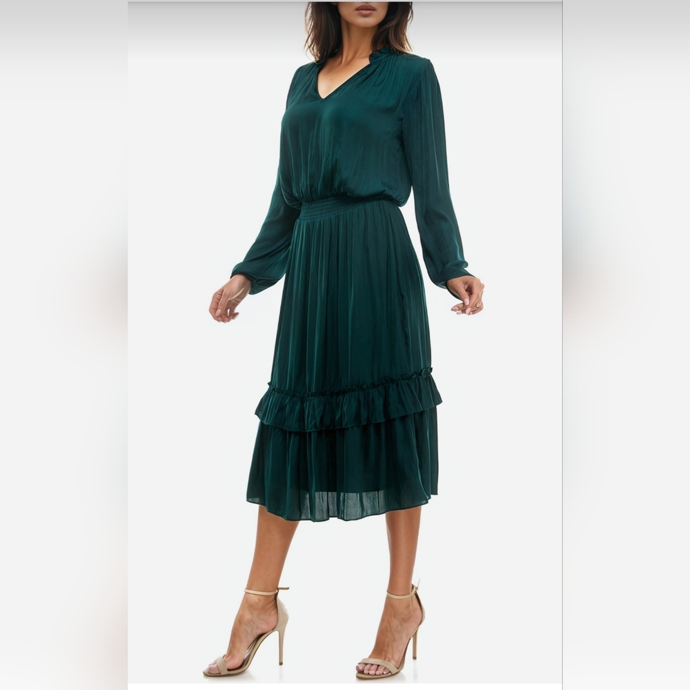 (1770) NWT SOCIALITE Tiered Long Sleeve Satin Dress, Size S